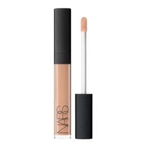 B_Radiant_Cream_Concealer_applicator_1205_honey_a