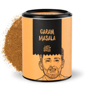 garammasala_de_stehend_ms_web_mit_nahaufnahme