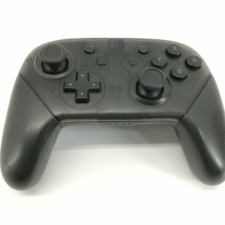 nintendo-switch-pro-controller_CC069_E376130-0_0