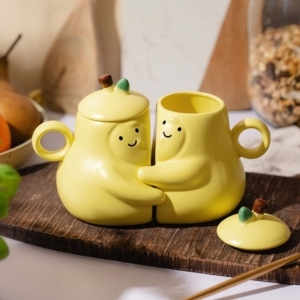 pear_mugs_1